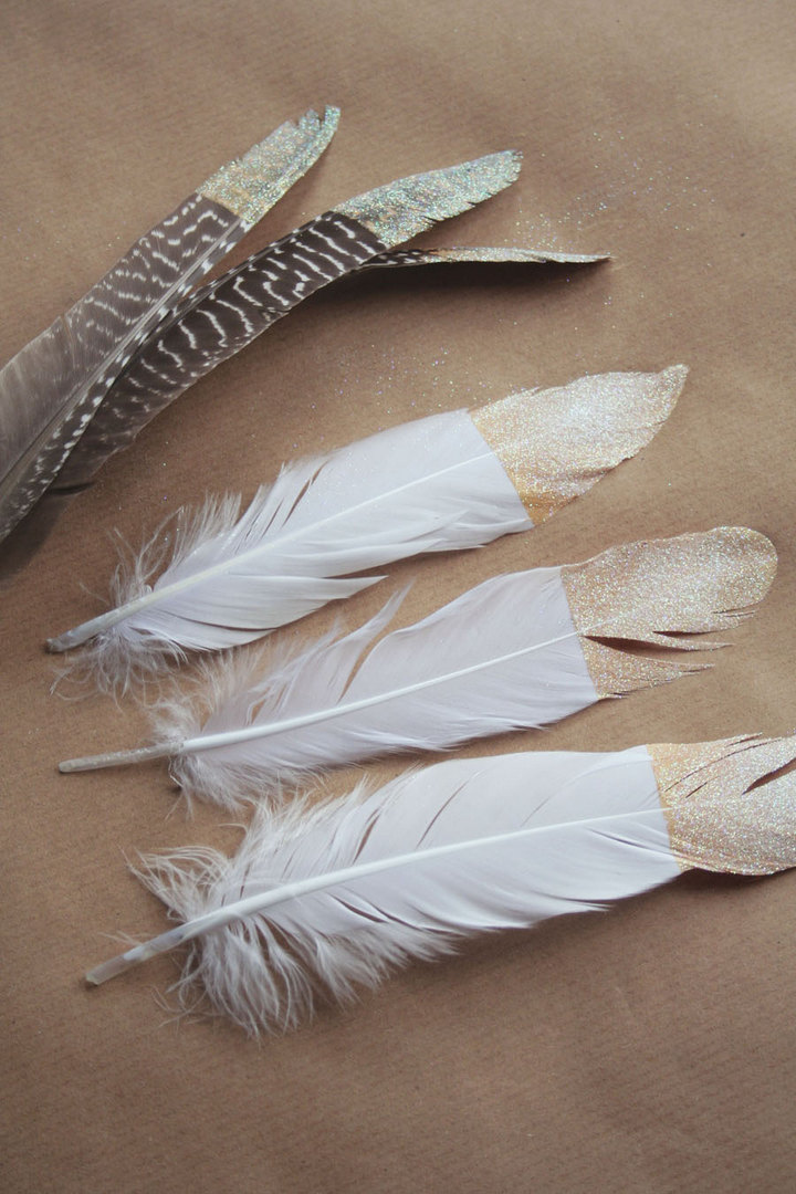 DIY Gold Dipped Feathers for Xmas