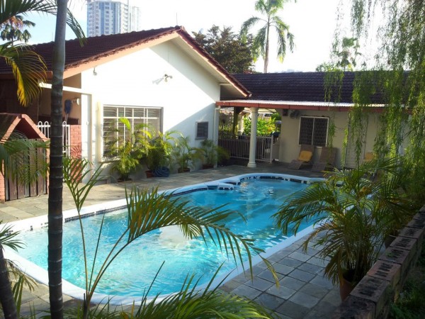 Homestay cherating with swimming pool