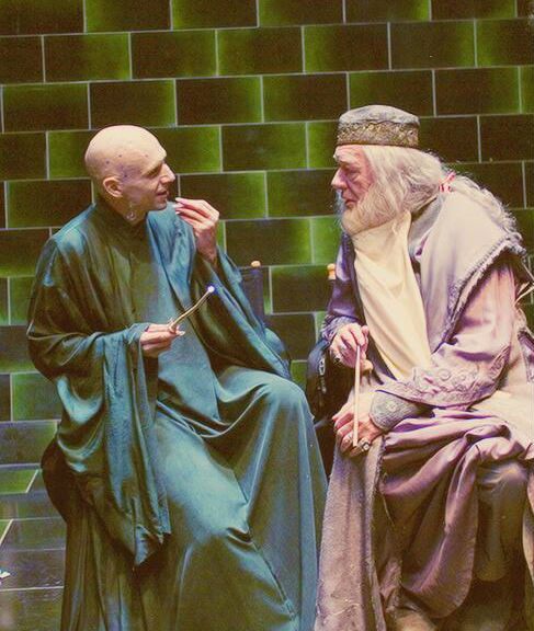 most amazing movie and TV behind-the-scenes of all time Voldemort, Bellatrix, Dumbledore, and Harry on set Voldermort and Dumbledore having a chat