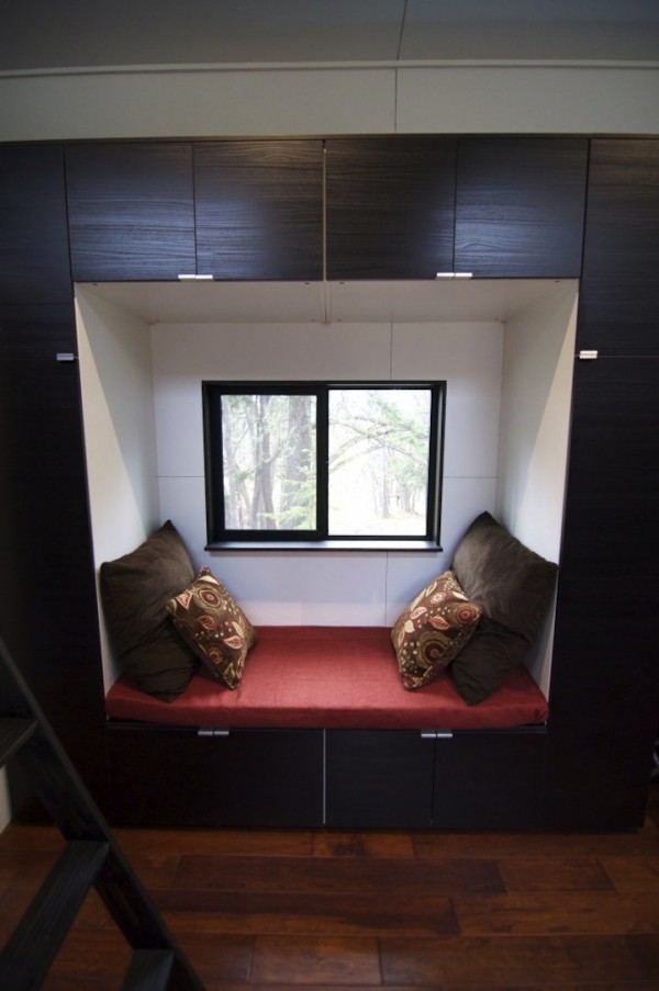 Tiny 221-Square-Foot House11